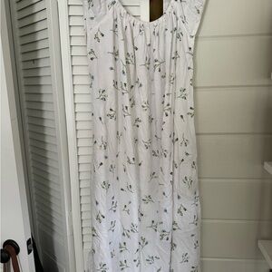 Floral white piyama nightgown breezy